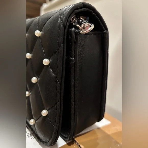 NWT Badgley Mischka Diamond Quilted Crossbody - Picture 5 of 10